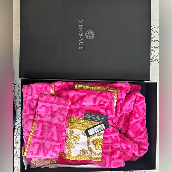 Versace Intimates & Sleepwear I Baroque Short Bathrobe Versace Robe